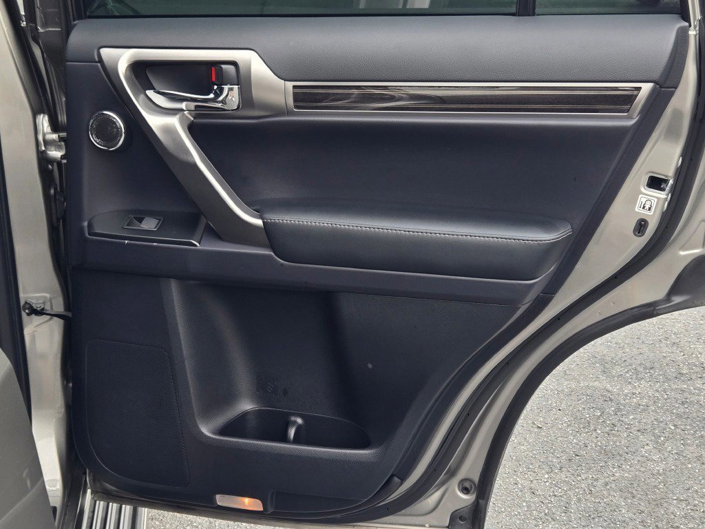 Used 2023 Lexus GX 460 Premium image 11