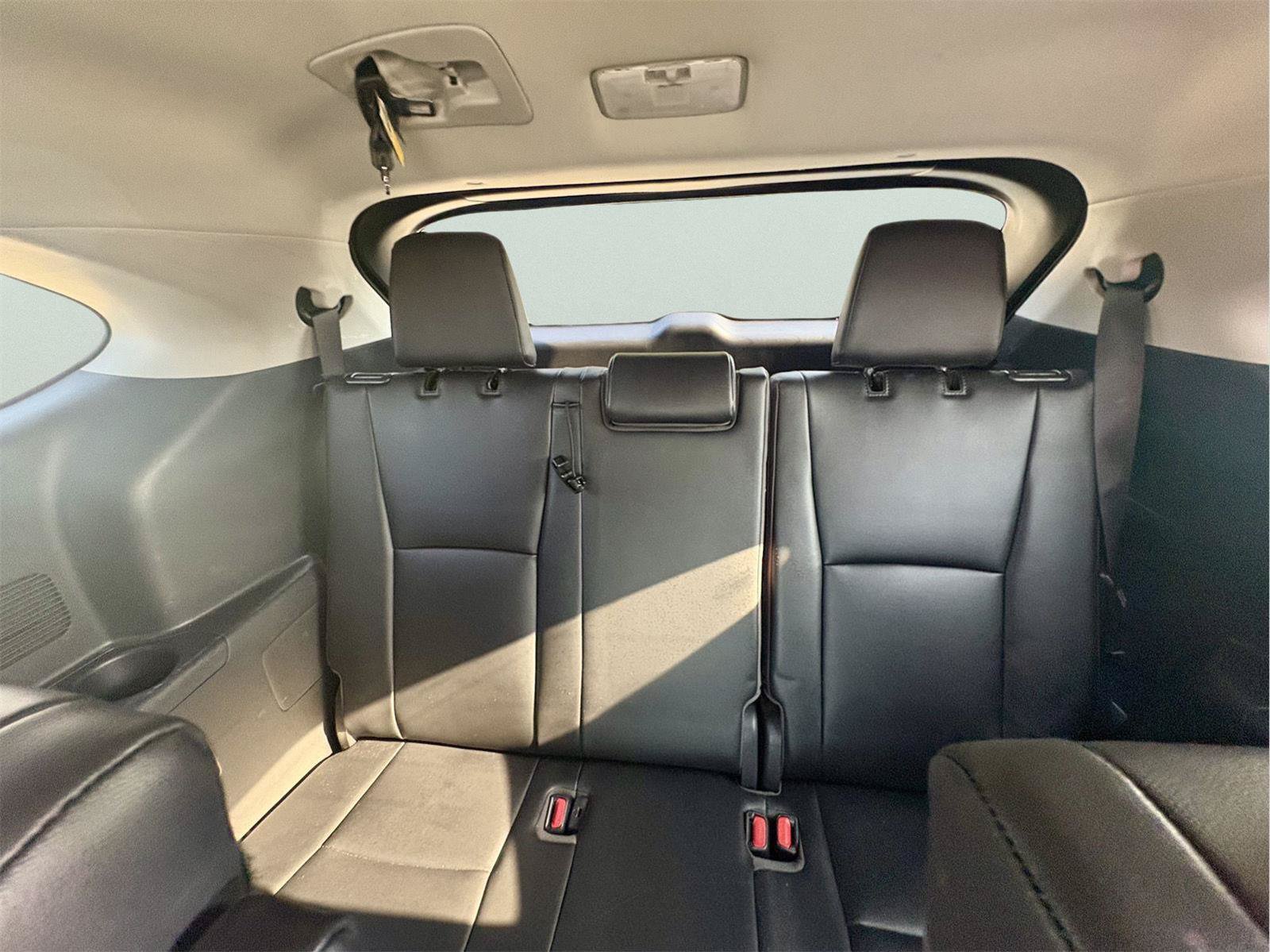 Used 2023 Toyota Highlander XLE FWD image 10