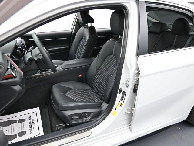 Used 2024 Toyota Camry SE w/ Convenience Package FWD image 11