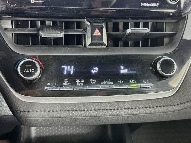 Used 2022 Toyota Corolla SE w/ SE Premium Package FWD image 17