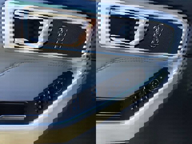 Certified 2023 Ford Explorer XLT w/ Equipment Group 202A image 19