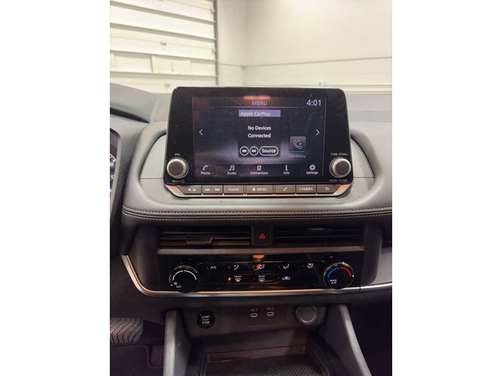 Used 2024 Nissan Rogue SV FWD image 17