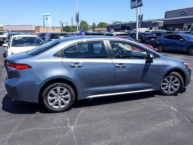 Used 2025 Toyota Corolla LE FWD image 11