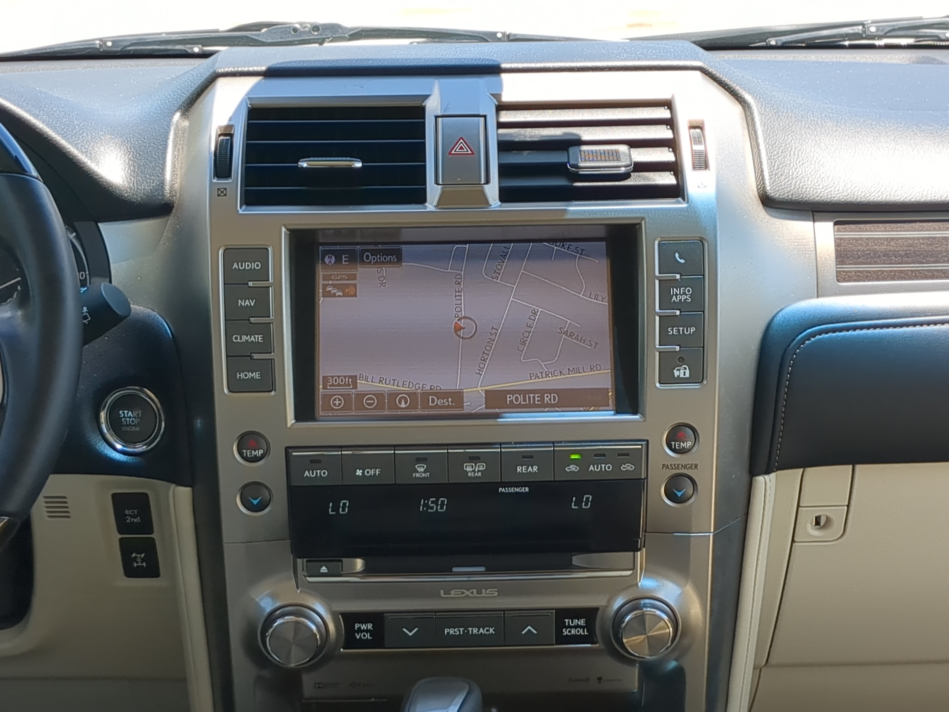 Used 2020 Lexus GX 460 Premium w/ Premium Package AWD/4WD image 16