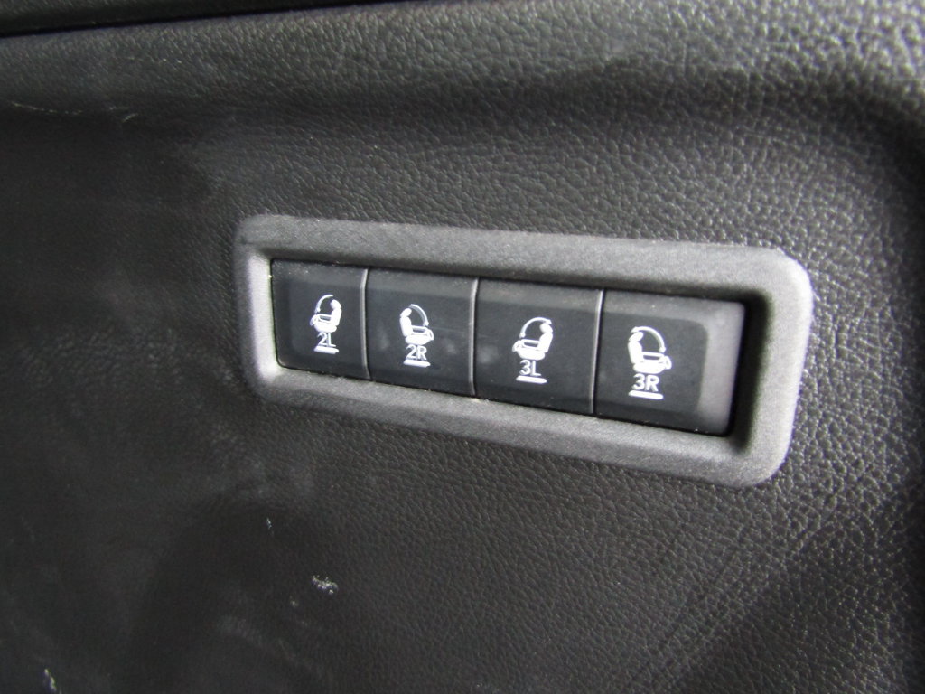 Used 2025 Jeep Wagoneer L Series II AWD/4WD image 38