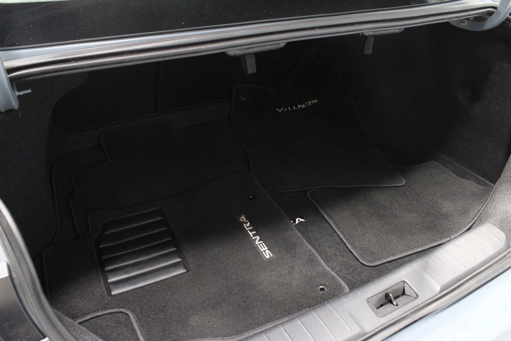 Used 2025 Nissan Sentra SV w/ Trunk Package FWD image 17