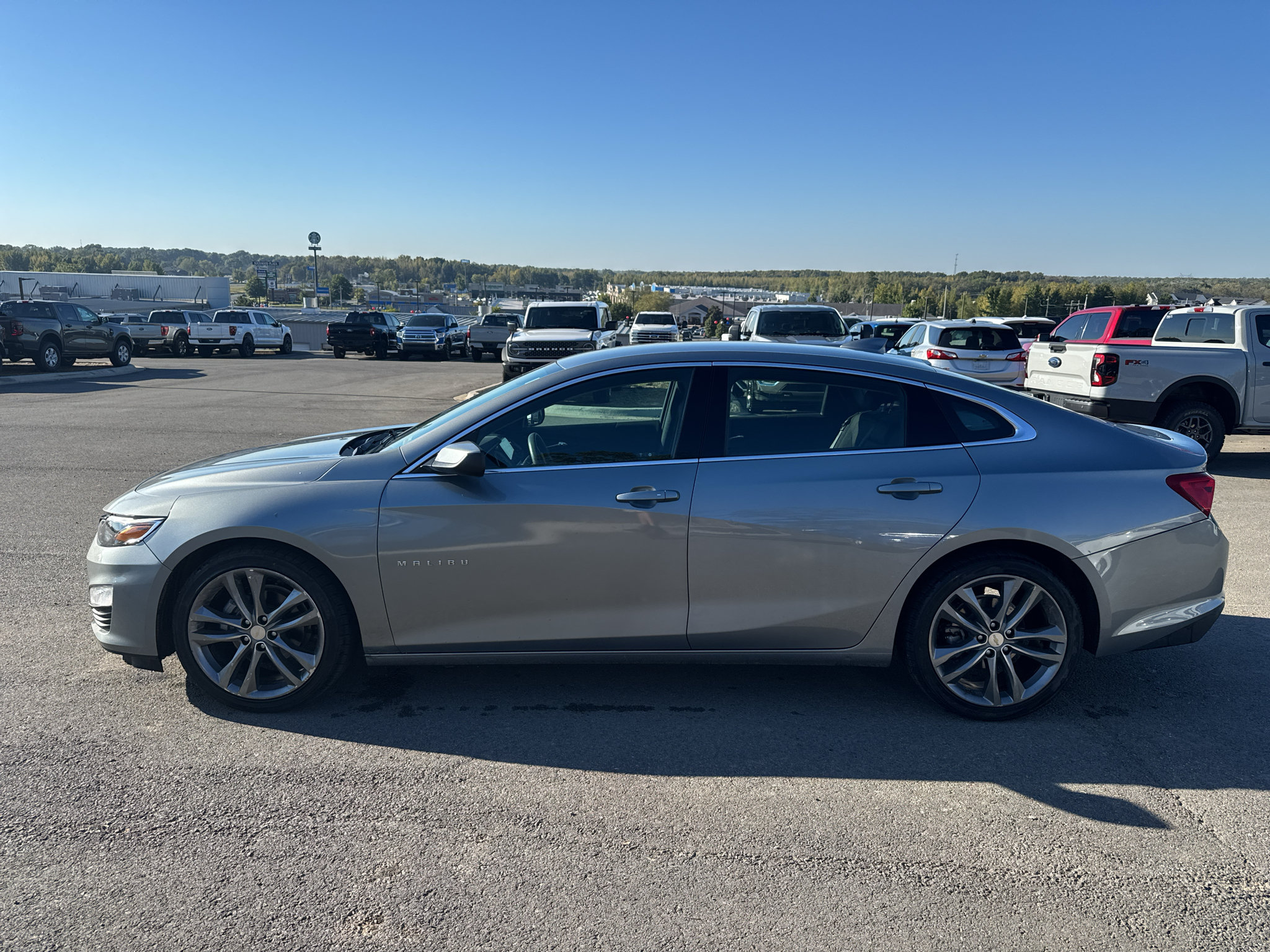 Used 2023 Chevrolet Malibu LT FWD image 9