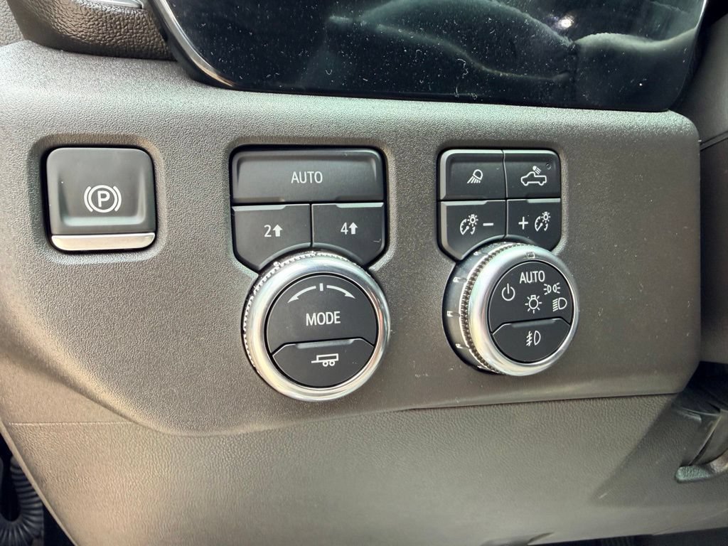 Used 2025 GMC Sierra 1500 SLT AWD/4WD image 17