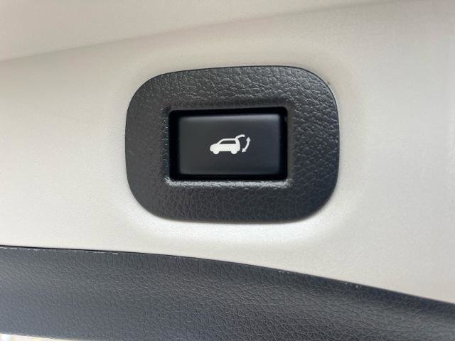 Used 2019 Nissan Rogue SV w/ Premium Package FWD image 21