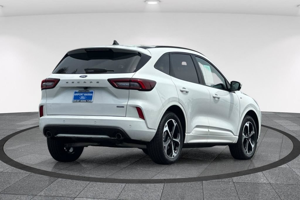 Certified 2023 Ford Escape ST-Line Elite AWD/4WD image 4