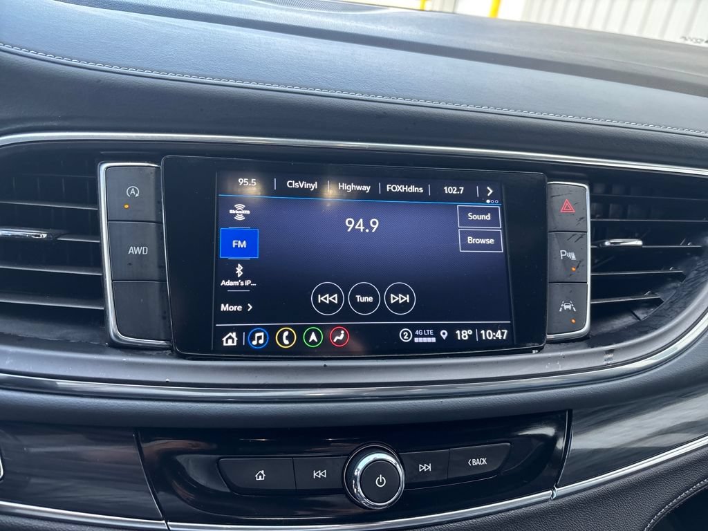 Used 2024 Buick Enclave Premium AWD/4WD image 18