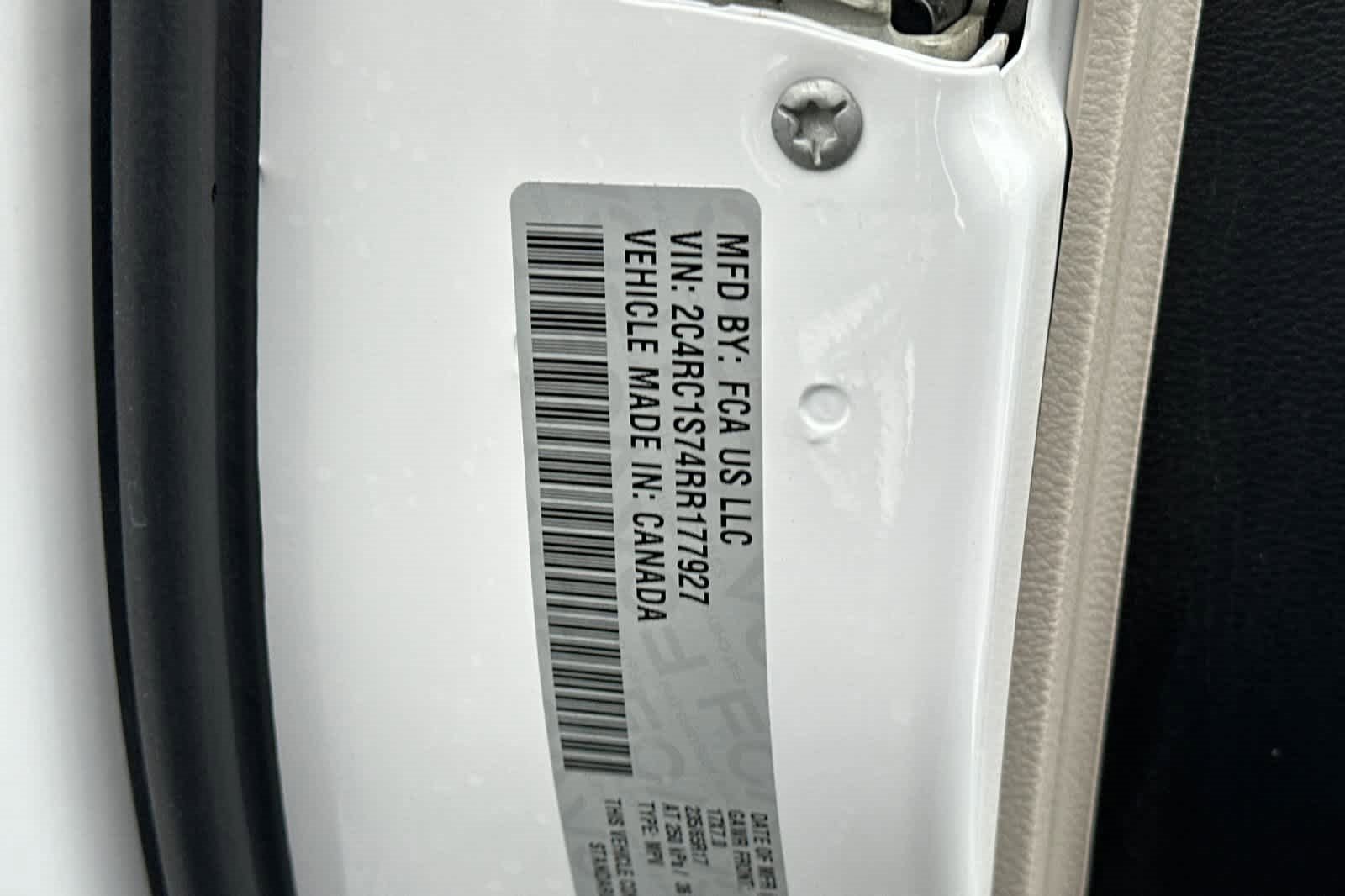 Used 2024 Chrysler Pacifica Select image 31