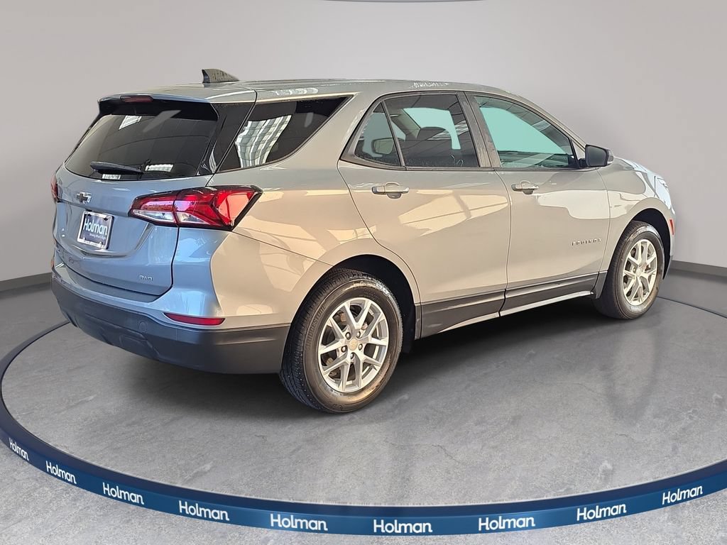 Used 2023 Chevrolet Equinox LS w/ LS Convenience Package AWD/4WD image 5