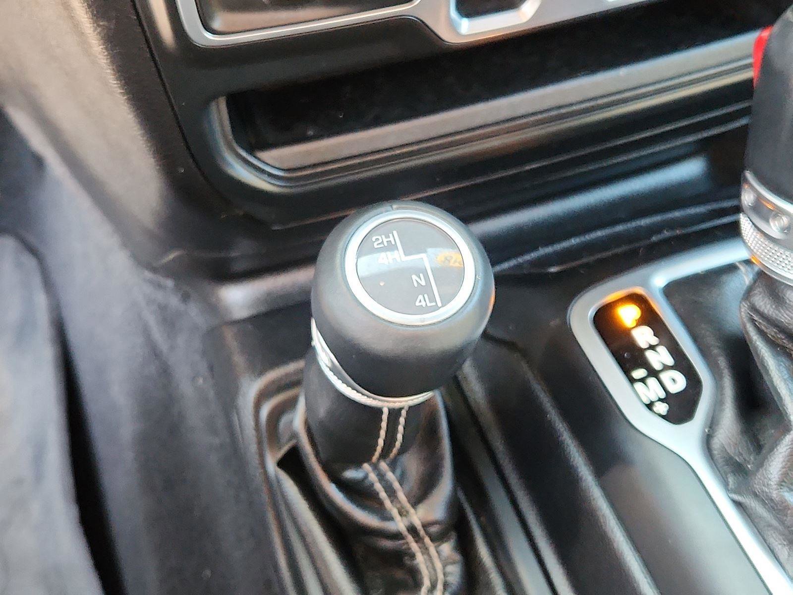 Used 2018 Jeep Wrangler Unlimited Sahara image 24