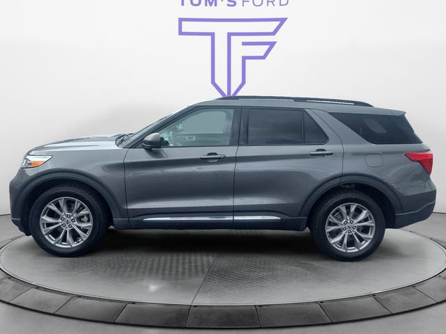 Certified 2023 Ford Explorer XLT w/ Equipment Group 202A AWD/4WD image 3