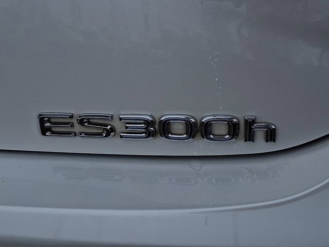 Used 2022 Lexus ES 300h w/ Accessory Package image 30