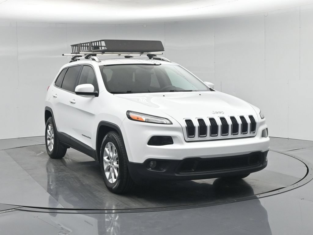 Used 2017 Jeep Cherokee Latitude FWD image 58
