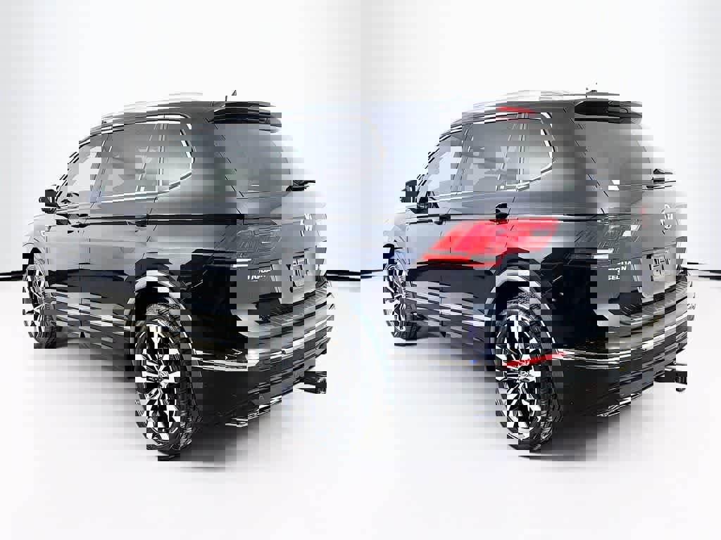 Used 2021 Volkswagen Tiguan SEL Premium R-Line w/ 3rd Row Seat Package image 3