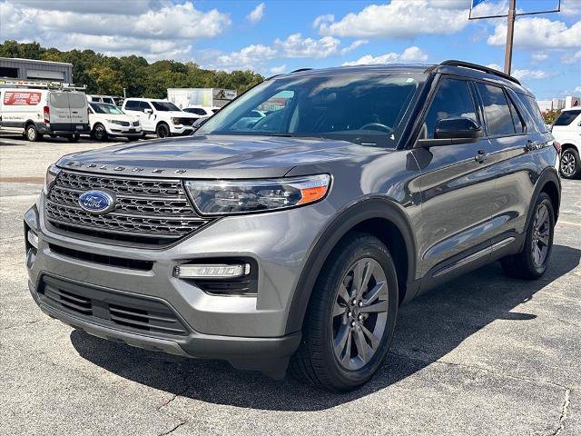 Certified 2023 Ford Explorer XLT w/ Equipment Group 202A RWD image 9