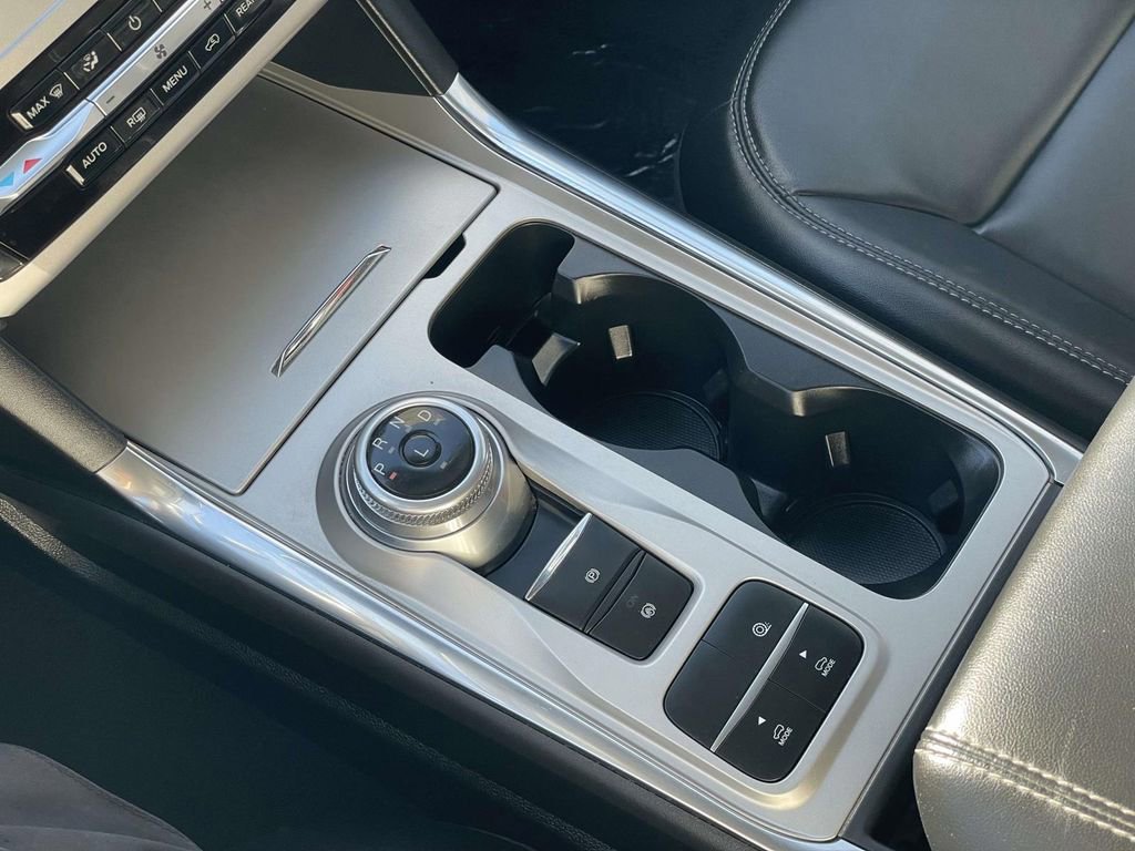 Certified 2022 Ford Explorer XLT w/ Equipment Group 202A image 16