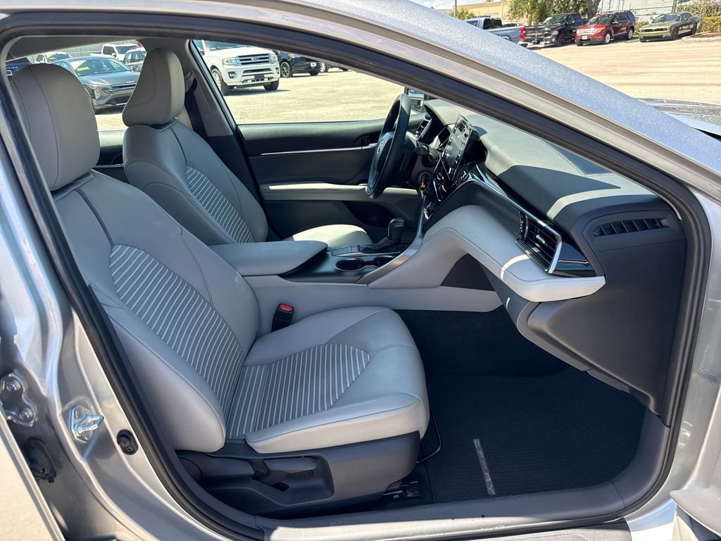 Used 2022 Toyota Camry SE FWD image 24