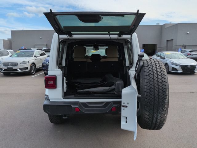 Used 2019 Jeep Wrangler Unlimited Sahara AWD/4WD image 18