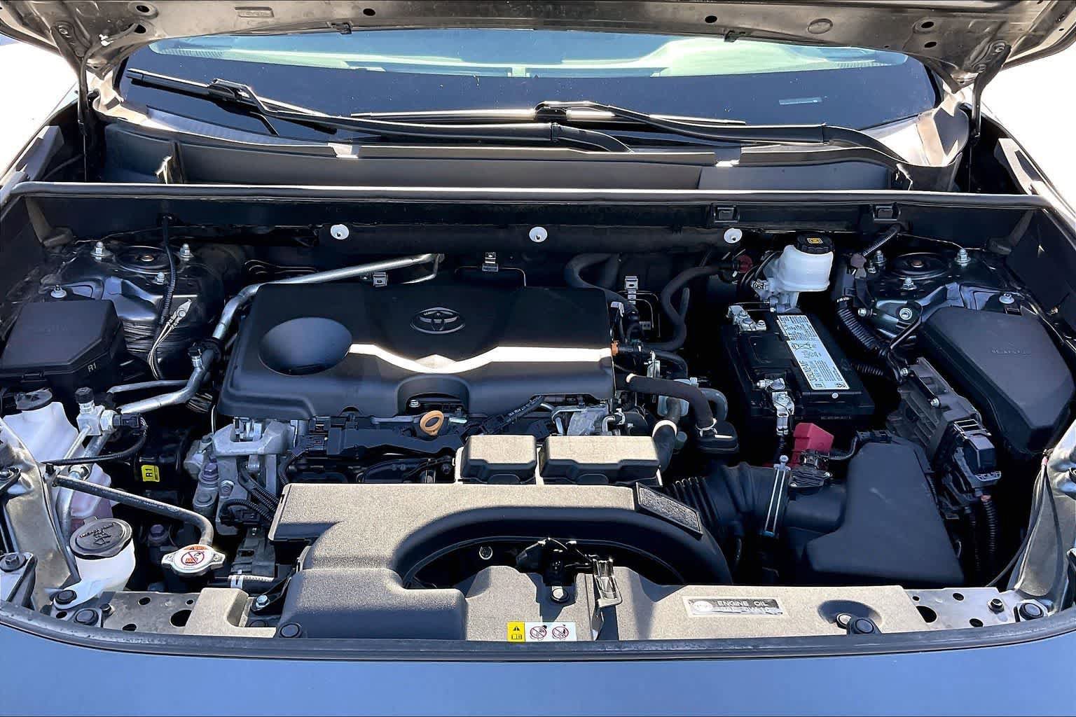 Used 2020 Toyota RAV4 LE w/ Carpet Mat Package FWD image 9