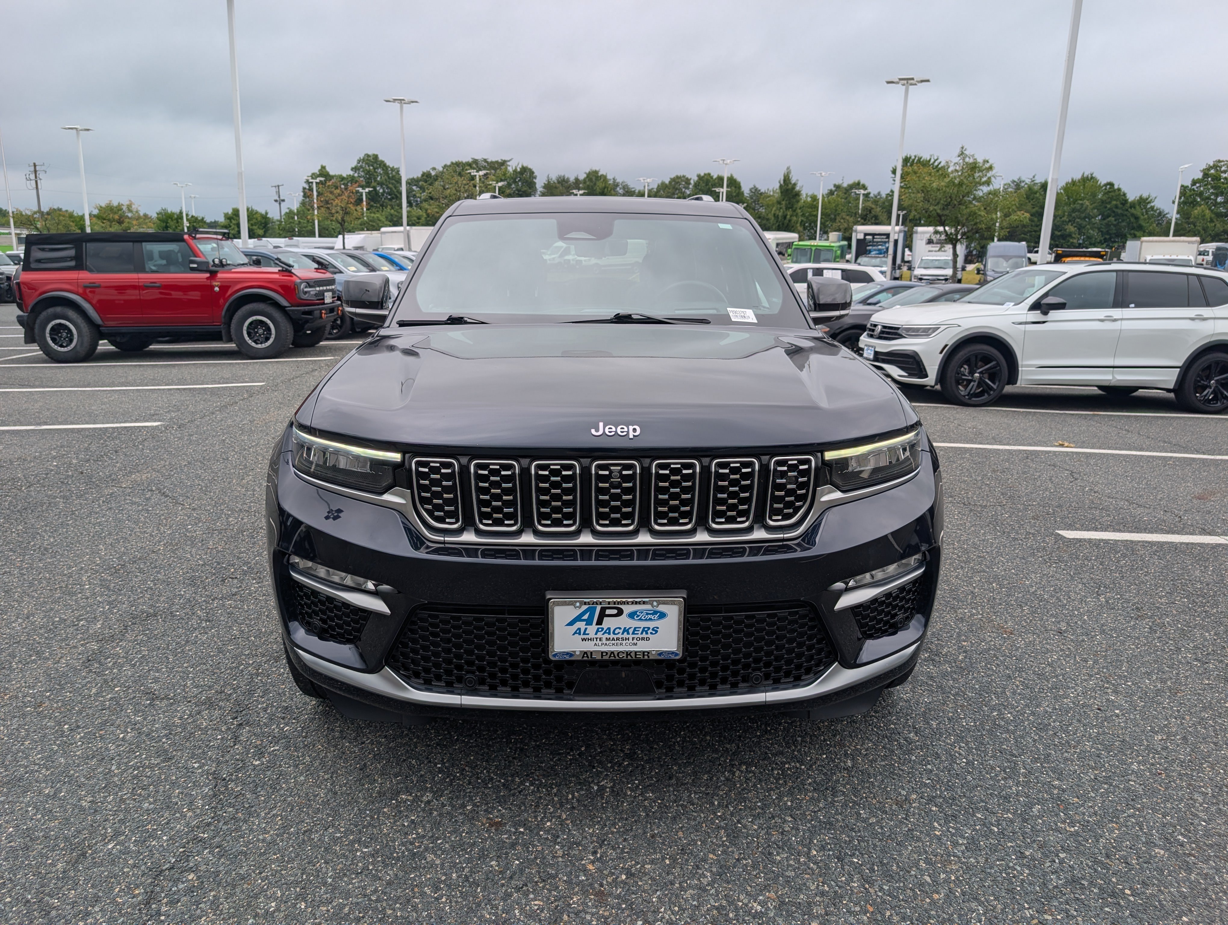 Used 2023 Jeep Grand Cherokee Summit w/ Advanced Protech Group IV AWD/4WD image 8