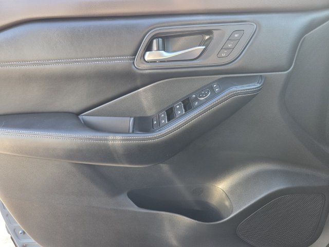 Used 2023 Nissan Rogue SL w/ SL Premium Package FWD image 23