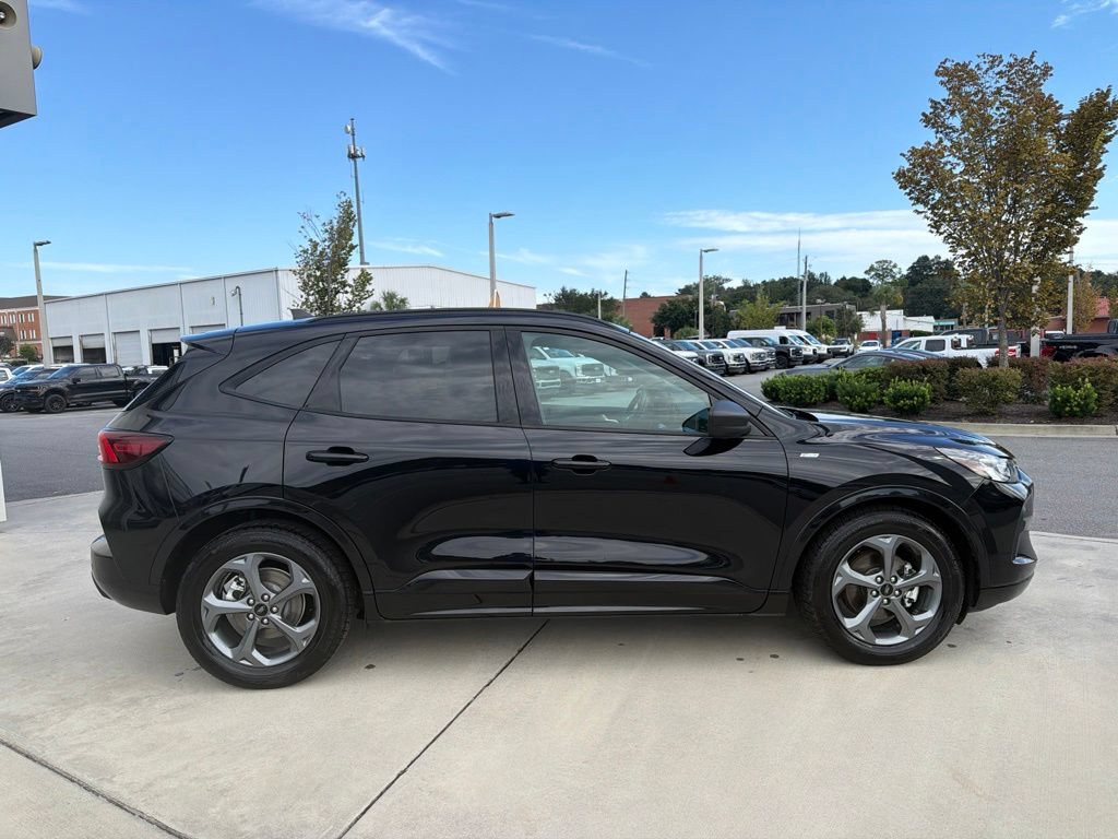 Certified 2023 Ford Escape ST-Line w/ Tech Pack #1 FWD image 10