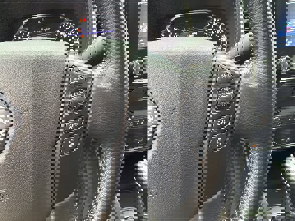 Used 2022 Nissan Frontier SV w/ Technology Package image 12