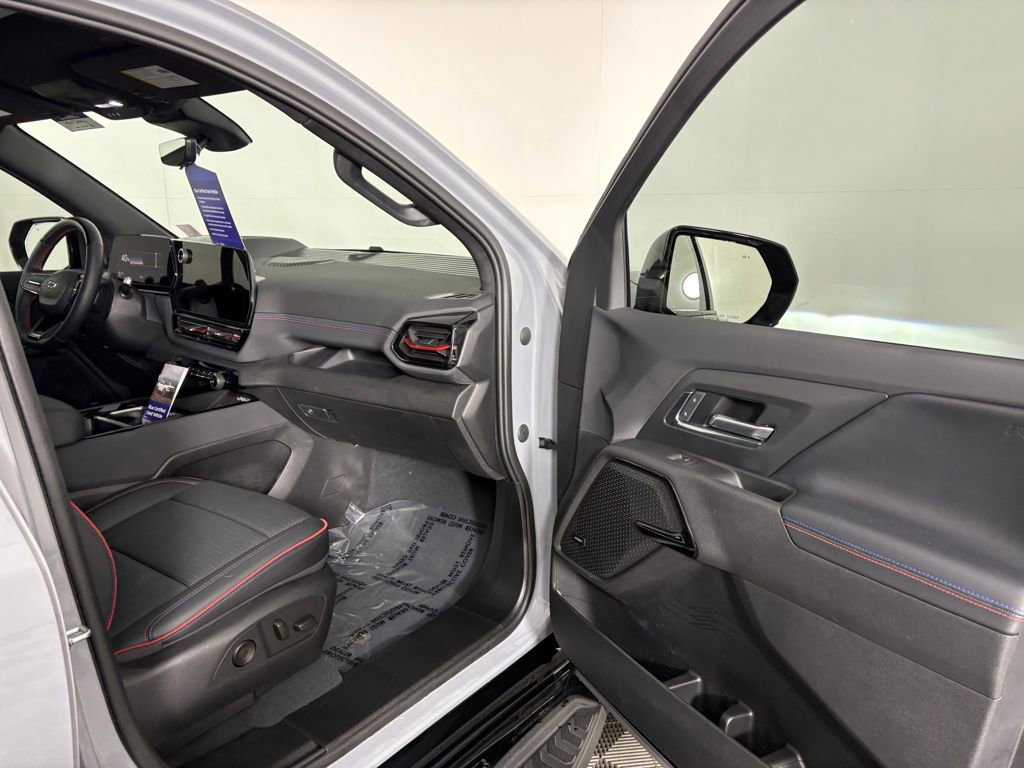 Used 2025 Chevrolet Silverado EV RST image 36