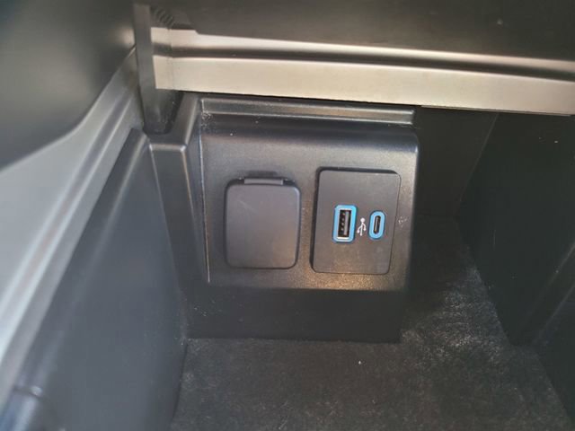 Certified 2022 Ford Explorer XLT w/ Equipment Group 202A image 25