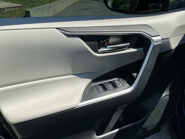 Used 2025 Toyota RAV4 XLE image 11