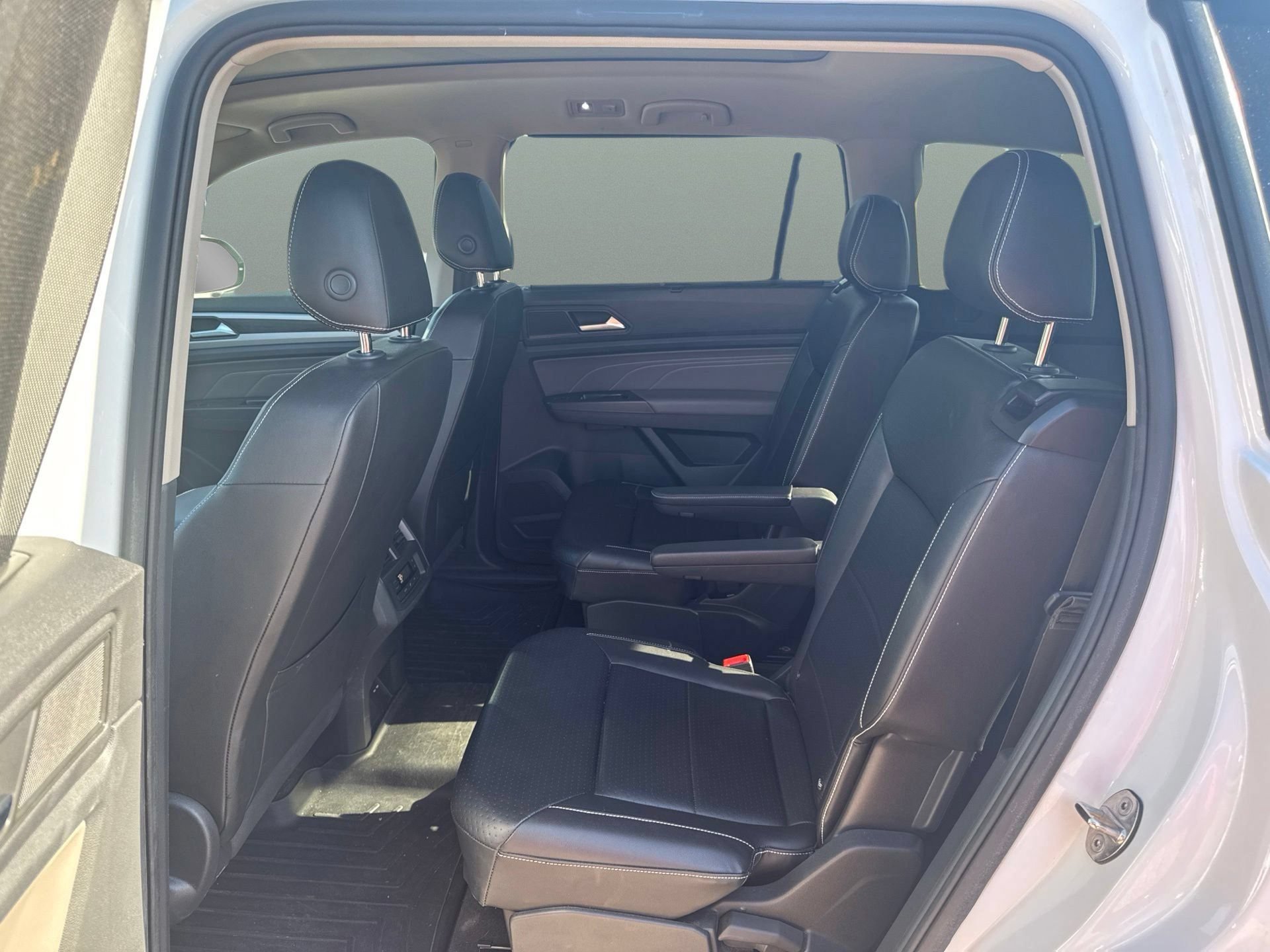 Used 2021 Volkswagen Atlas SE w/ Panoramic Sunroof Package FWD image 18