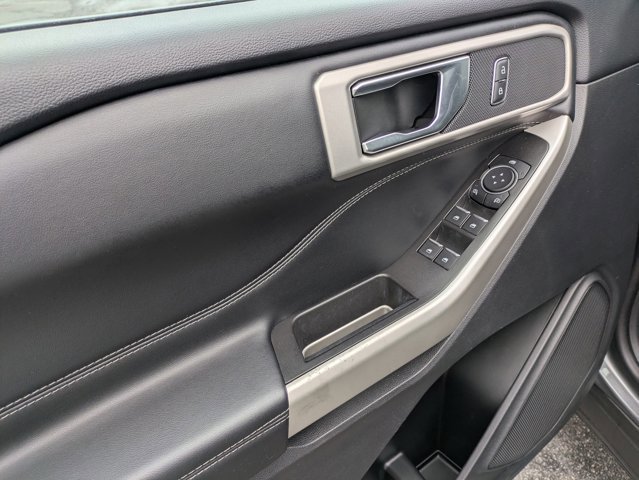 Certified 2022 Ford Explorer XLT w/ Equipment Group 202A image 14