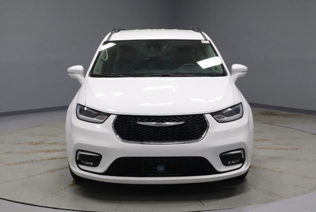 Used 2022 Chrysler Pacifica Touring-L FWD image 5
