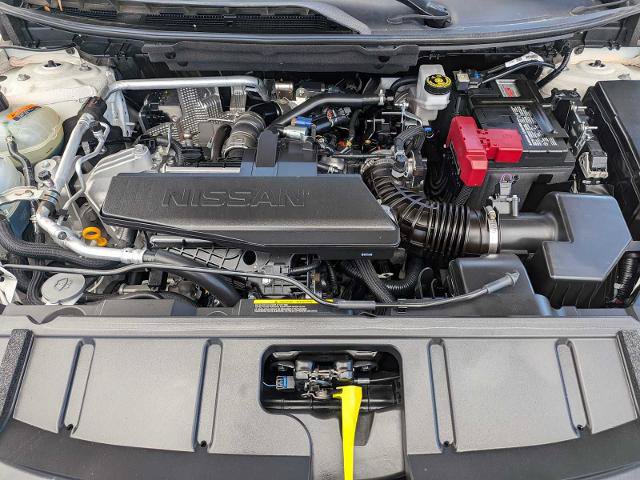 Used 2025 Nissan Rogue S AWD/4WD image 13