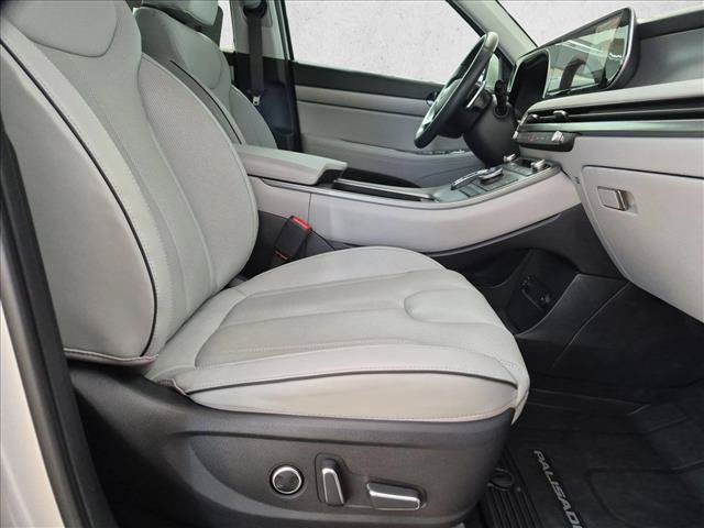 Used 2025 Hyundai Palisade SEL FWD image 23