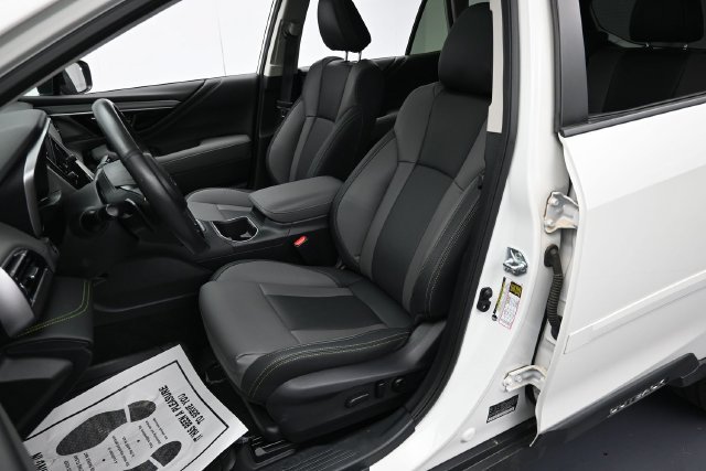 Used 2025 Subaru Outback Onyx Edition XT AWD/4WD image 11