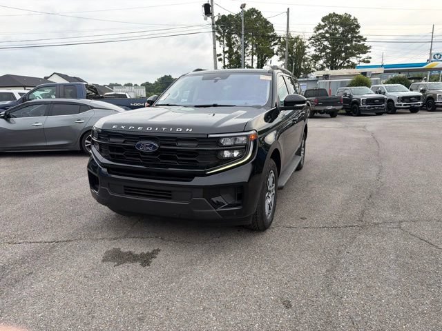 Certified 2025 Ford Expedition Active AWD/4WD image 9