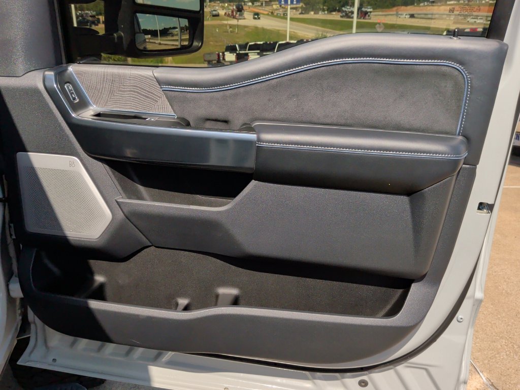 Certified 2025 Ford F250 Platinum AWD/4WD image 17