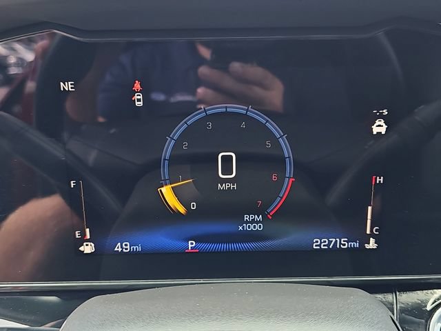 Used 2024 Chevrolet Trax RS w/ Sunroof Package FWD image 21