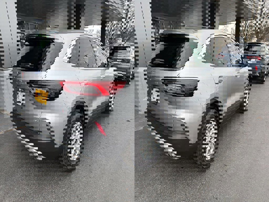 Certified 2023 Ford Escape Active image 3