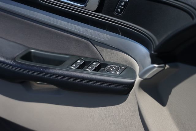 Certified 2018 Ford Explorer FWD image 31