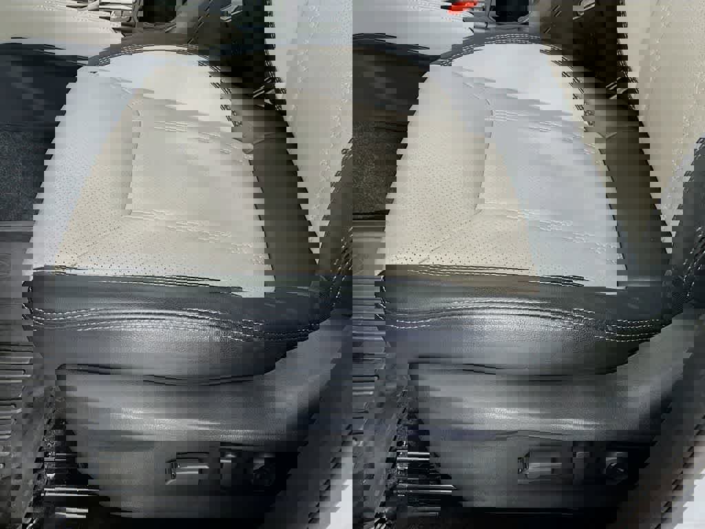 Used 2023 Subaru Forester Limited image 32