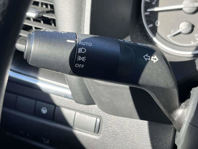 Used 2023 Nissan Rogue SV image 26