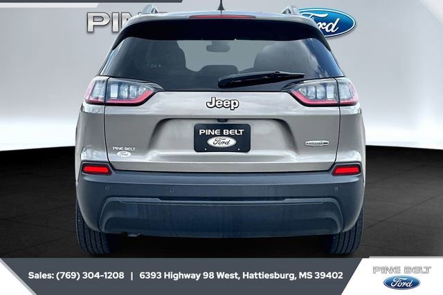 Used 2021 Jeep Cherokee Latitude Plus w/ Mopar Interior Package image 3