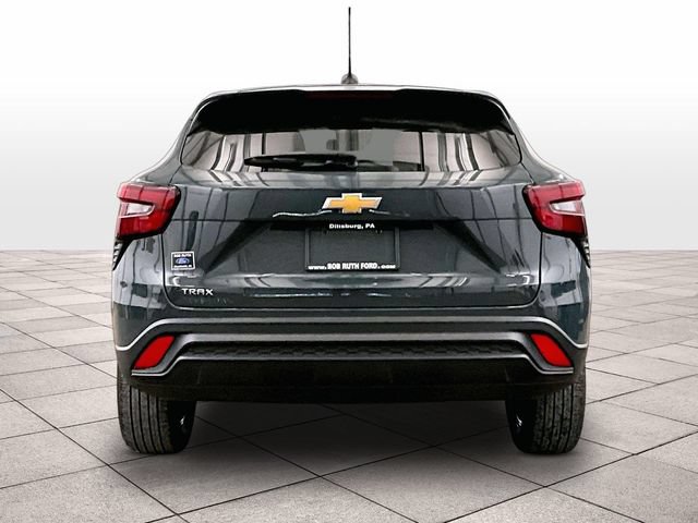 Used 2026 Chevrolet Trax LS FWD image 4