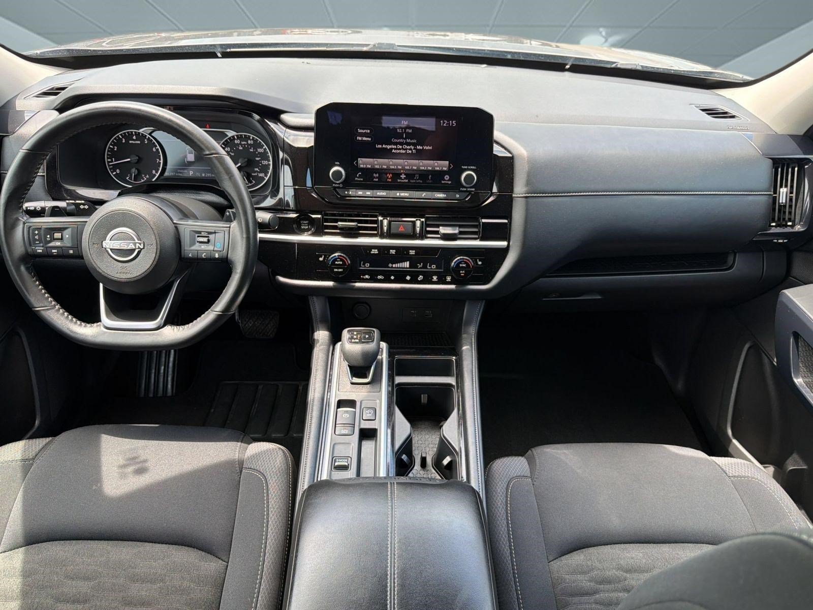 Used 2025 Nissan Pathfinder SV FWD image 15